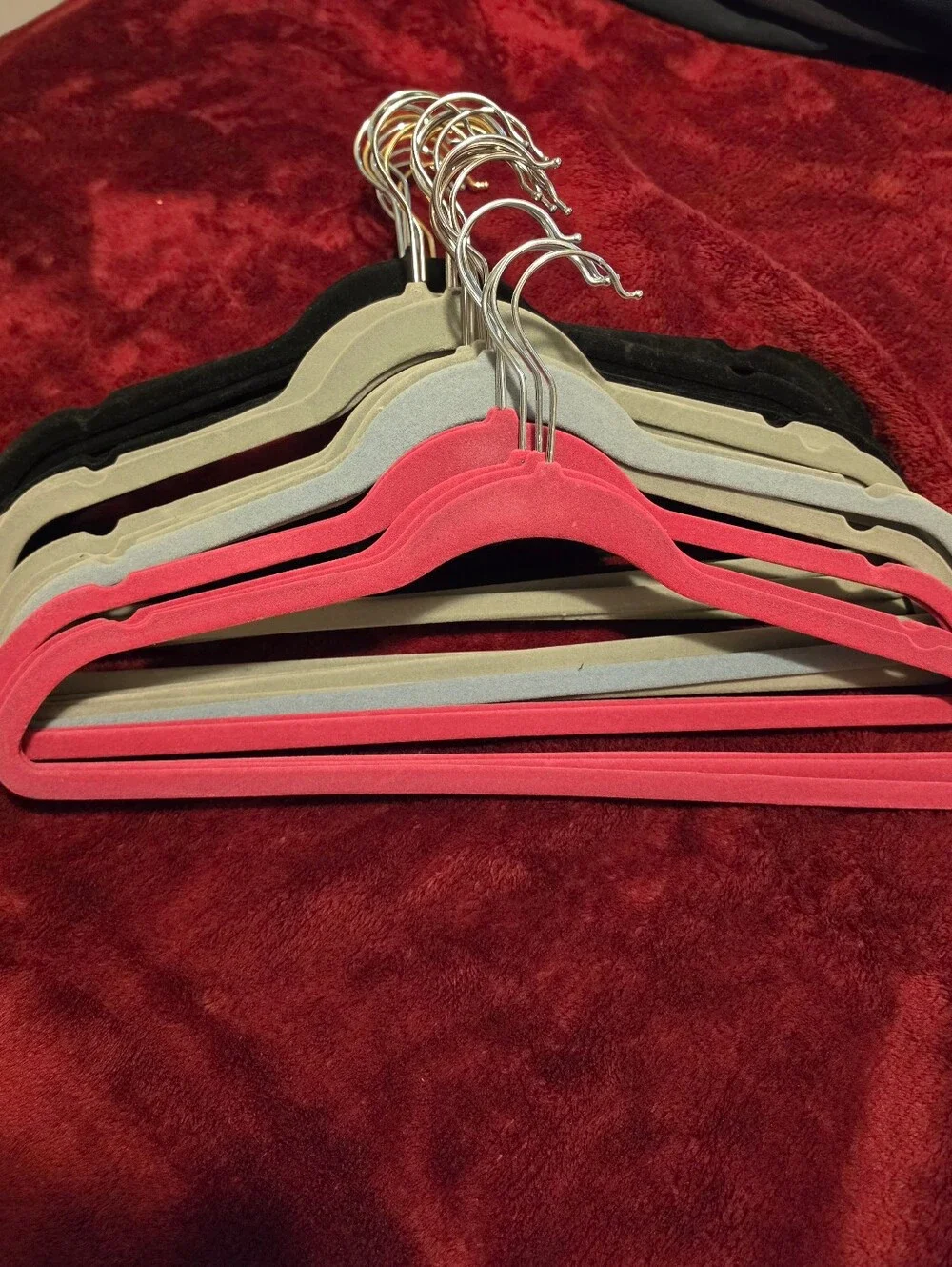 Velvet Non-Slip Coat Hangers - Mixed Colors (Set)